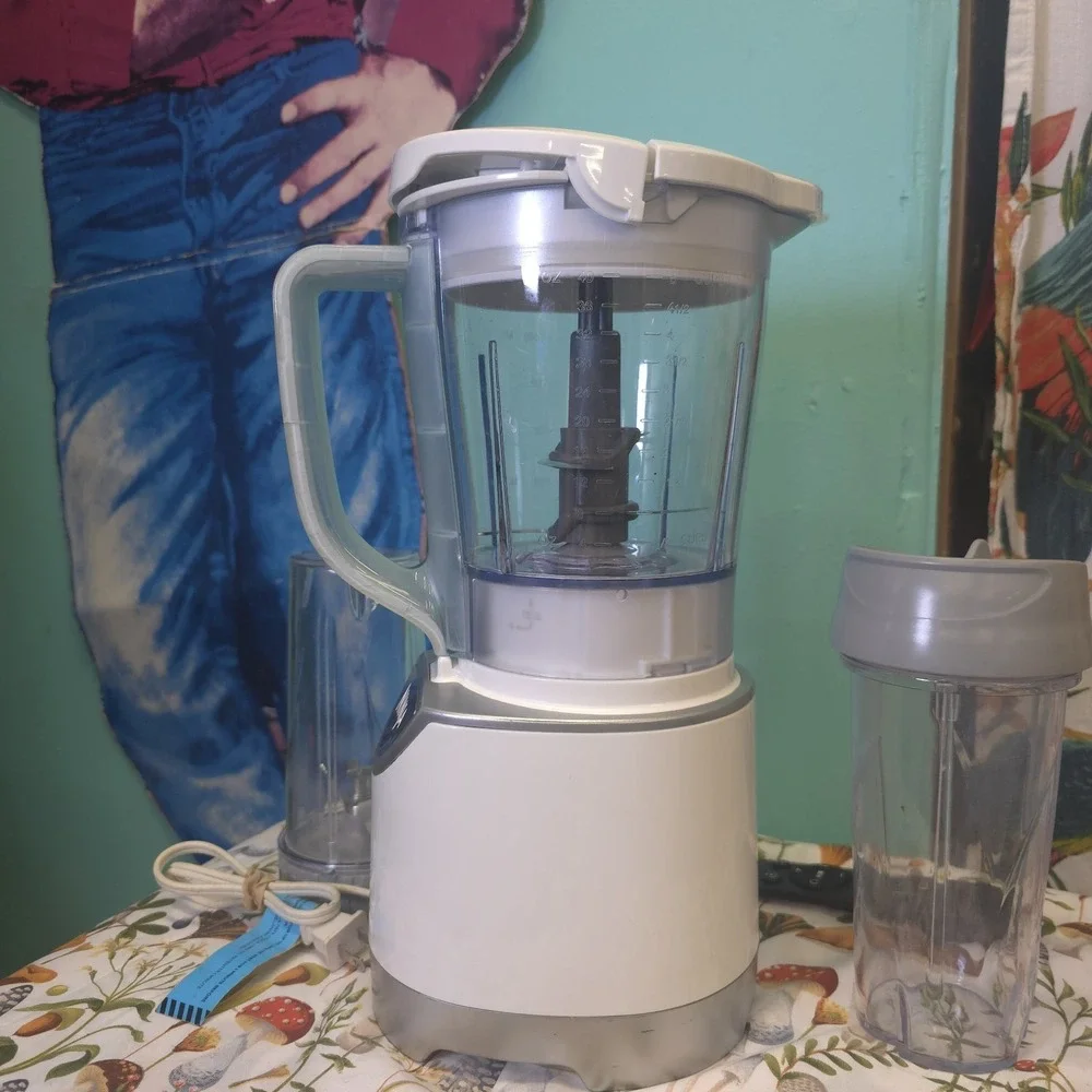 Ninja Kitchen System Pulse 700w 48oz Blender, White + 2 Cups With Lids